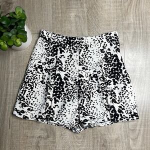 J. CREW Black White Animal Print Side Zip Shorts Women’s Size 2